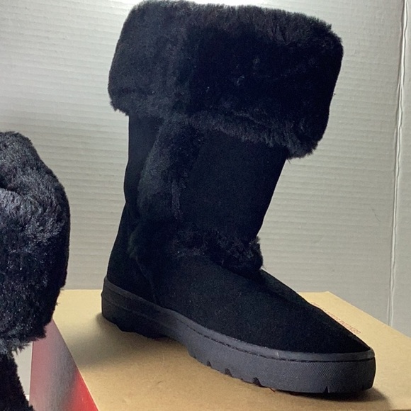 Witty Cold-Weather Boots, - Picture 5 of 7